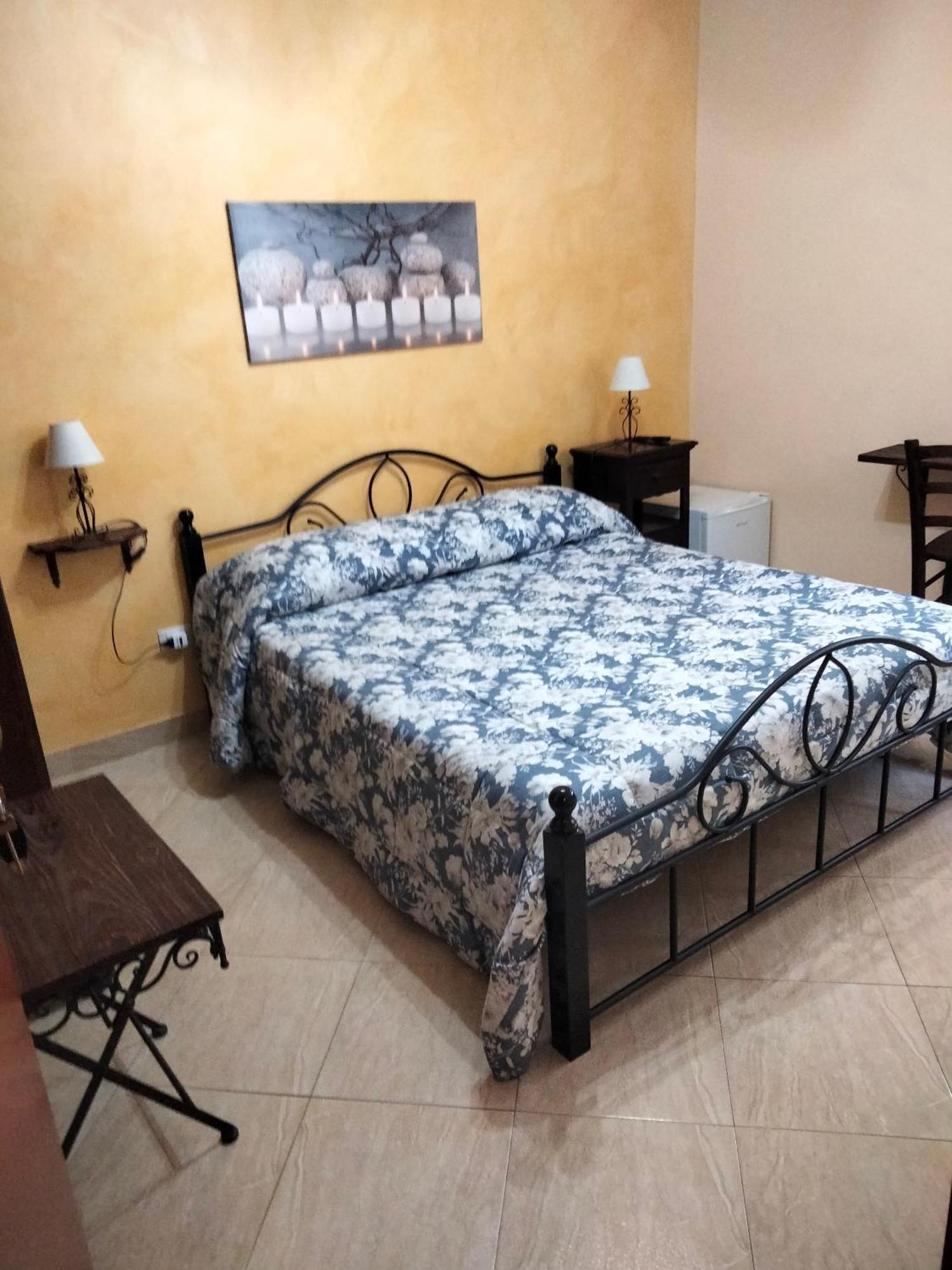 The Best Rooms & Apartments - Parcheggia Gratis Sotto Casa Ed Entra - Mazara del Vallo Bagian luar foto