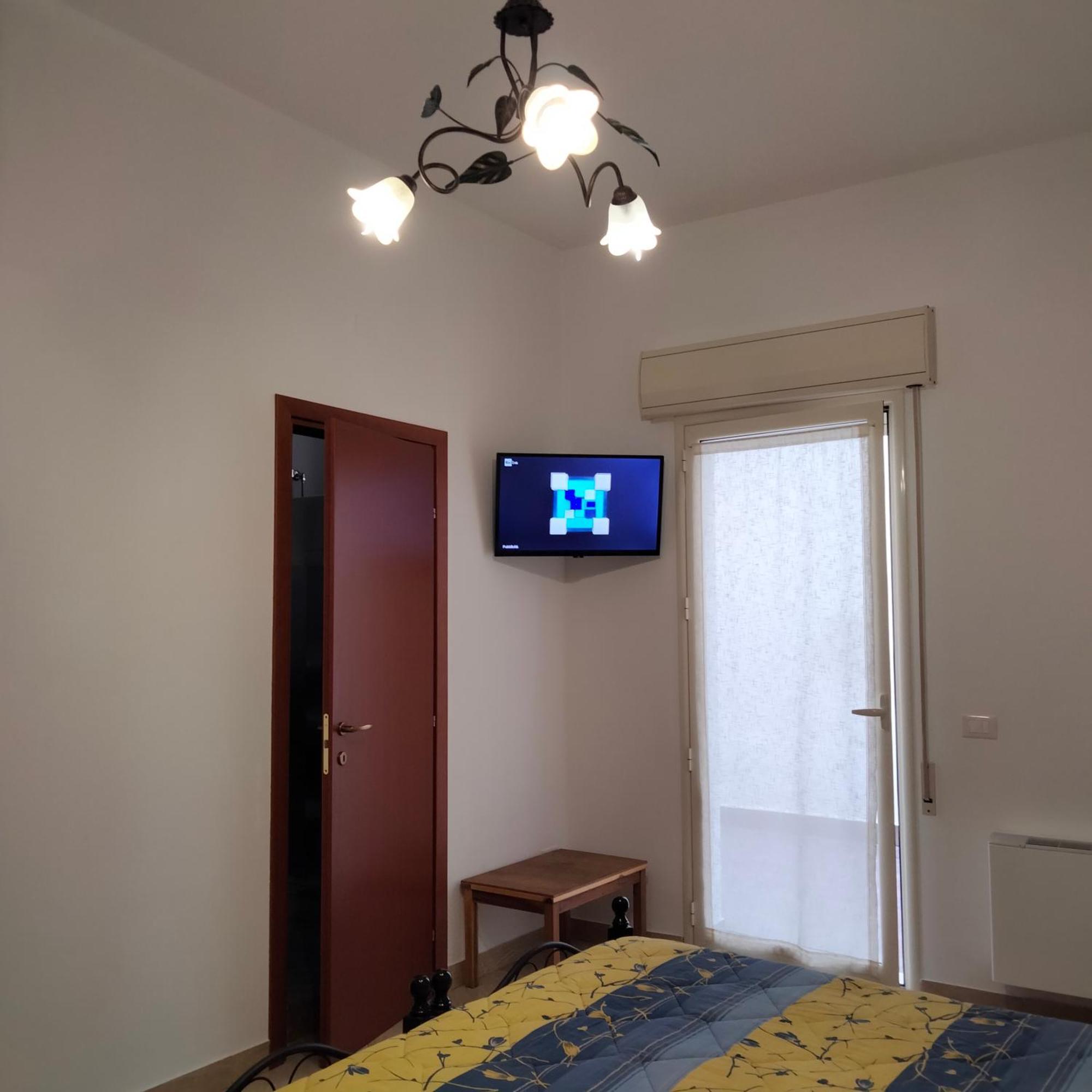 The Best Rooms & Apartments - Parcheggia Gratis Sotto Casa Ed Entra - Mazara del Vallo Ruang foto